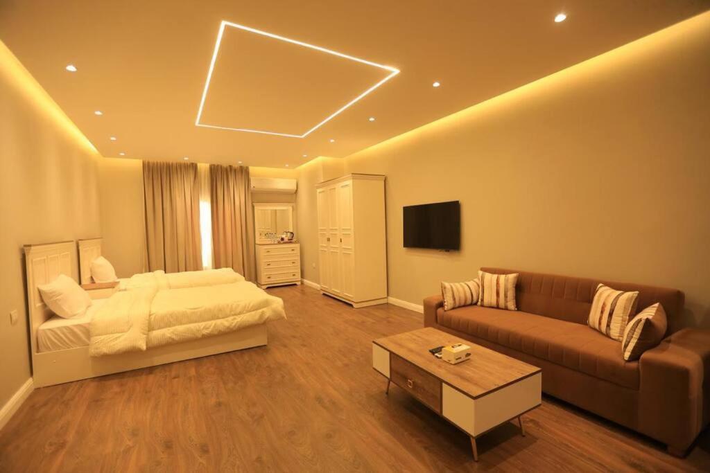 Munir's 2 * Cairo